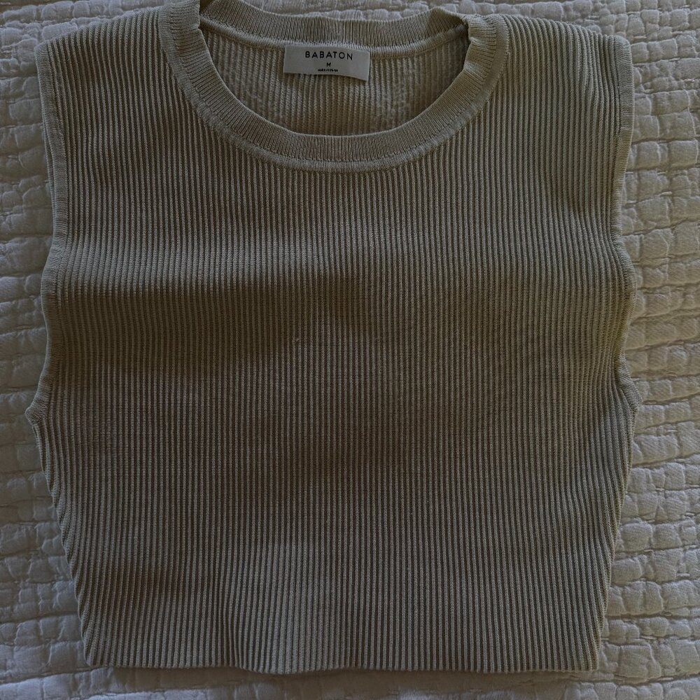 Aritzia Babaton Sweater Shell Size M
